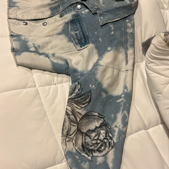 Artistic Wolf painted denim crop jacket - Picture 4 of 7